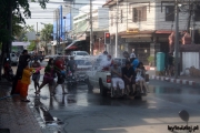 Filename=0348-Thai_Camb-CM_Songkran.jpg
Filesize=194KB
Dimensions=800x533
Date added=May 06, 2008 0348-Thai_Camb-CM_Songkran.jpg